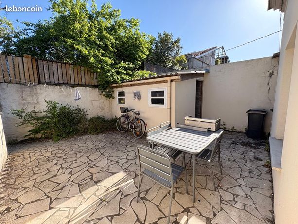 Echoppe bordelaise meublée 80m² — 1