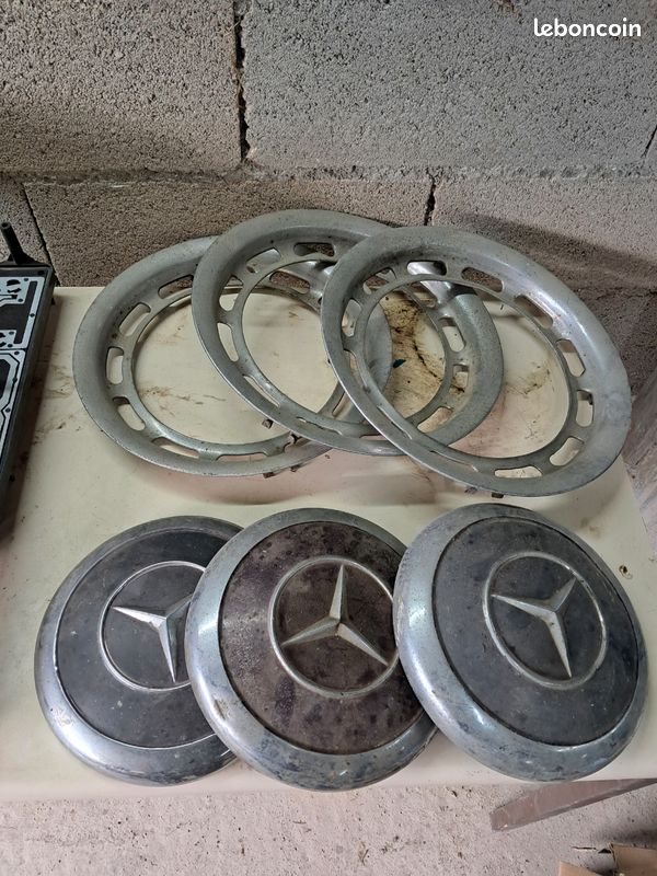 Enjoliveurs Mercedes bi partie (image 1)