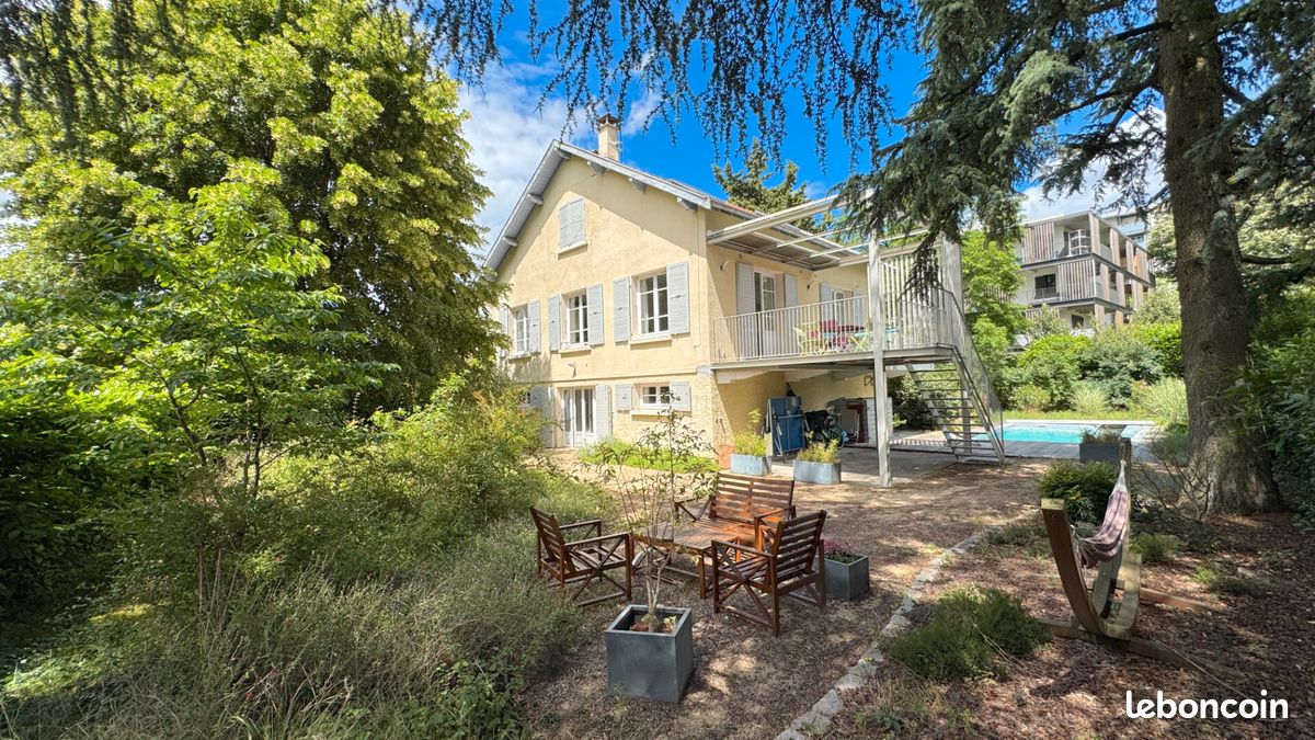 Maison 6 pièces 205 m² · à Lyon · 205 m² · 825 000 €