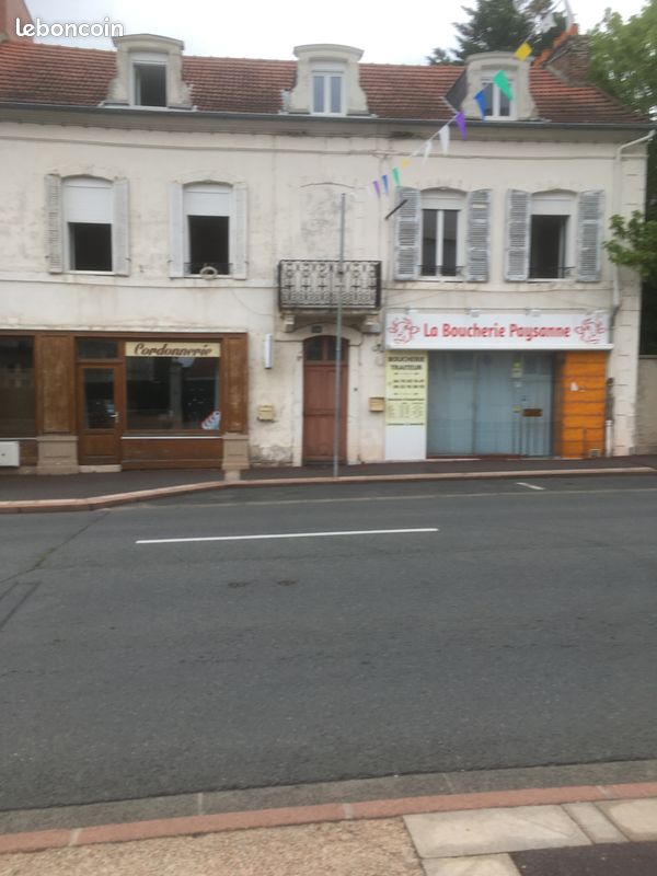 Immeuble 16 pièces 280 m² · à Commentry · 280 m² · 190 000 €