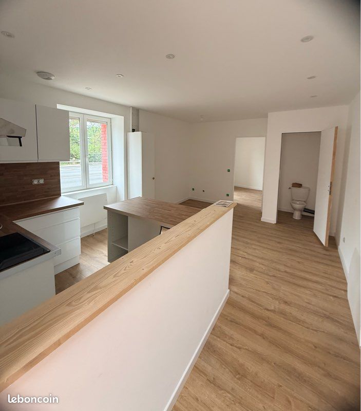Appartement 1 pièce 40 m² · à Saint-Jean-Bonnefonds · 40 m² · 670 €