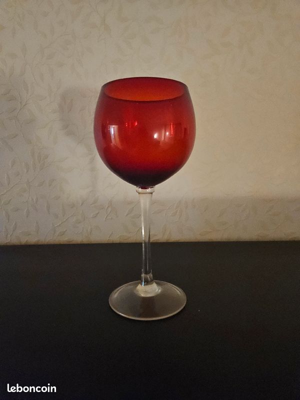 Verre à vin (image 1)