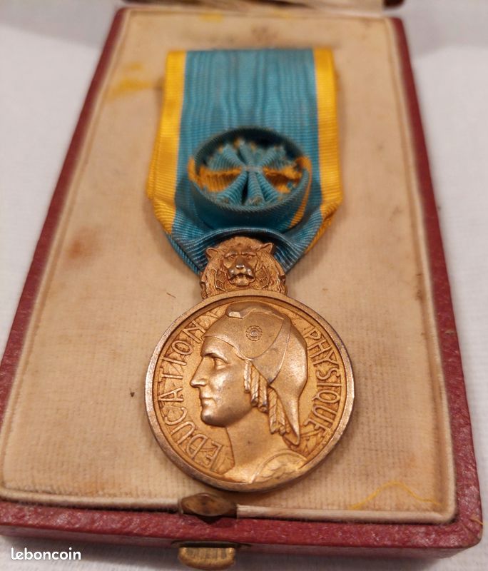 Médaille éducation physique et sports Pax et Labor République