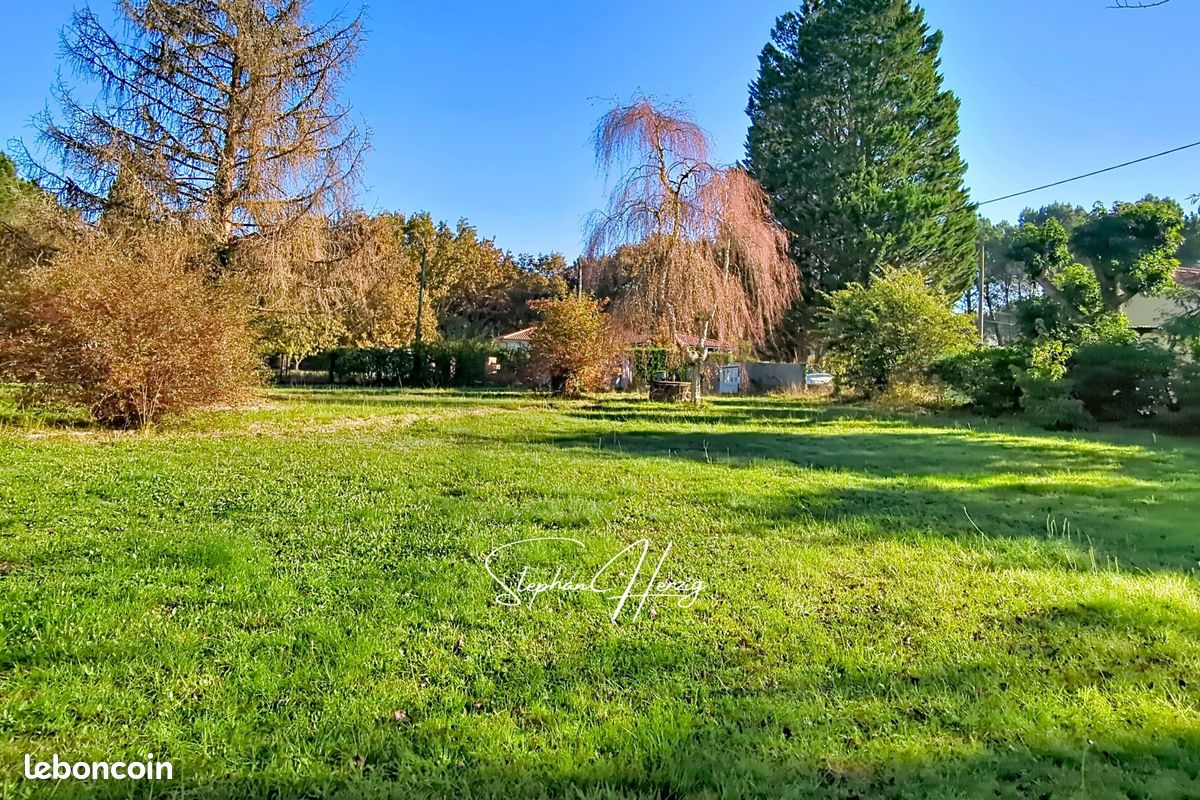 Terrain 899 m² · à Salles · 899 m² · 170 000 €