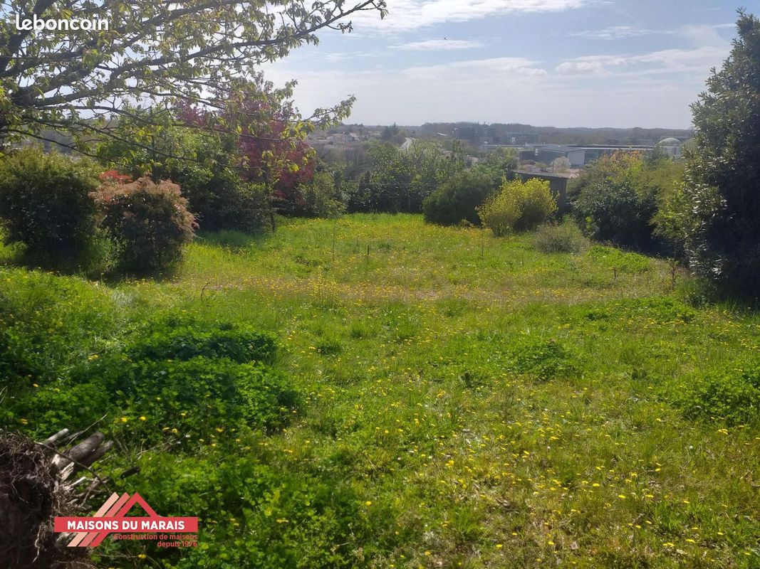 Terrain de 500 m² à NIORT · 70 000 €