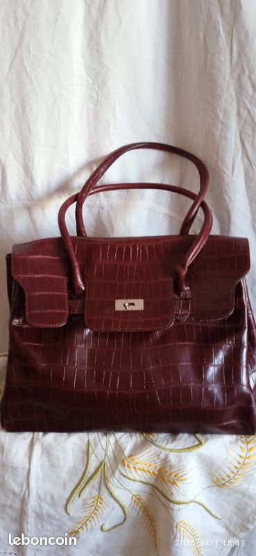 Sac Phynès En Cuir Rouge - Petit Modèle Porté épaule - Occasion - État à Vérifier