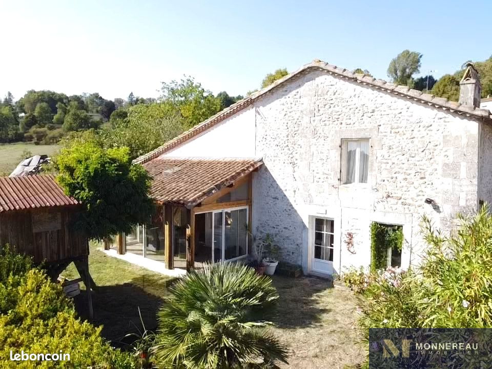 Maison 5 pièces 165 m² · à Rougnac · 165 m² · 134 900 €