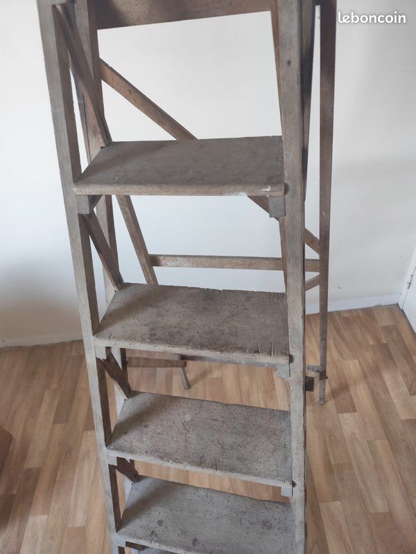 Escabeau en bois ancien (image 5)
