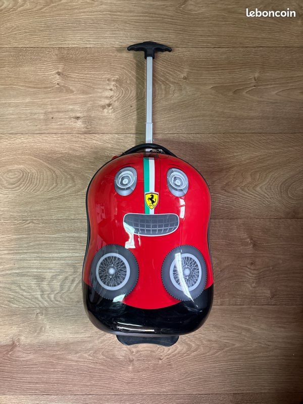 Valise enfant Ferrari (image 1)