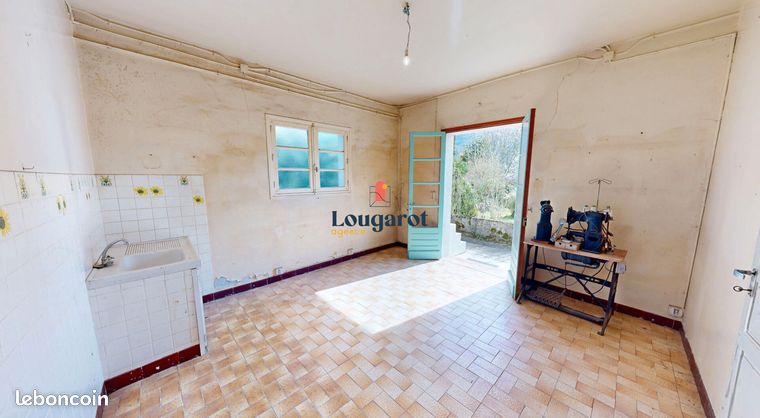 https://img.leboncoin.fr/api/v1/lbcpb1/images/c0/38/e3/c038e3a3747aa5ce5f68bec09cf54dd3924c3085.jpg?rule=ad-image