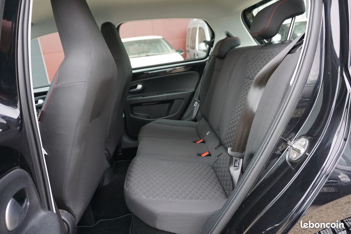 Volkswagen UP 1.0 75CH BLUEMOTION TECHNOLOGY UP CONNECT 5P EURO6D-T (image 10)