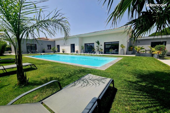 Villa 7 pièces 211 m²