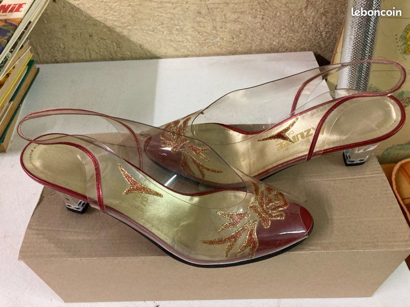 Escarpins AZUREE Cannes - Cuir Daim Bordeaux - Taille 37 - Faits Main - Neufs Avec Emballage