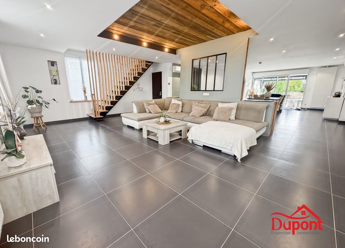 Maison 6 pièces 188 m² · à Catillon-sur-Sambre · 188 m² · 220 000 €