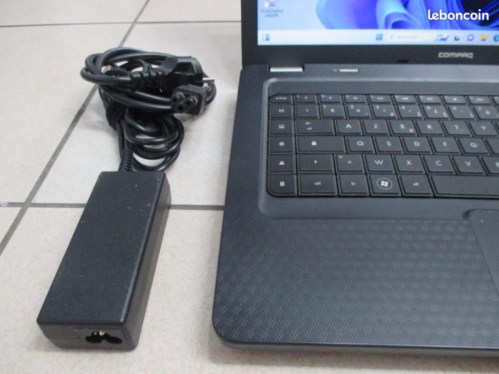 Ordinateur Portable Compaq 15,6 pouces (E46) - Ordinateurs
