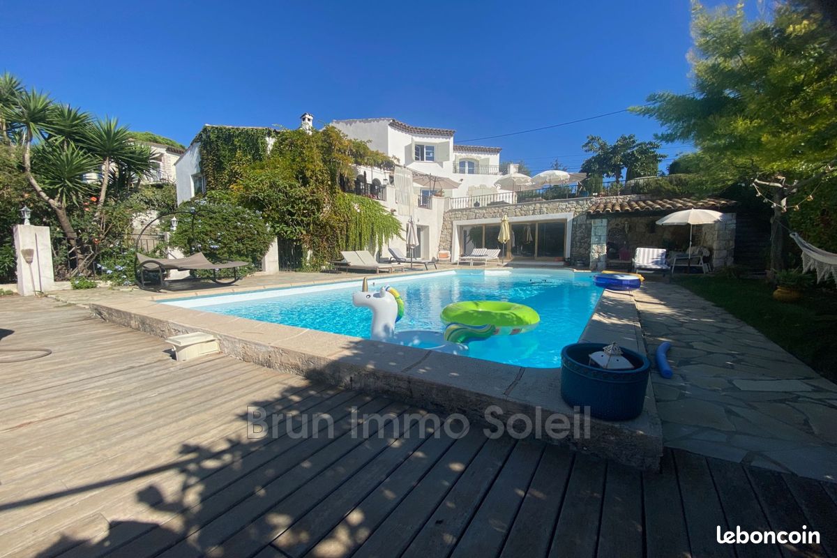 Maison 7 pièces 327 m² · à La Gaude · 327 m² · 1 275 000 €
