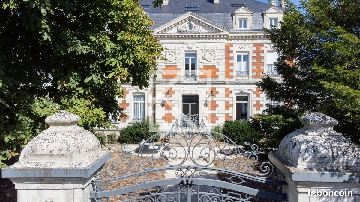 Maison 20 pièces 675 m² · à Ancenis-Saint-Géréon · 675 m² · 988 000 €