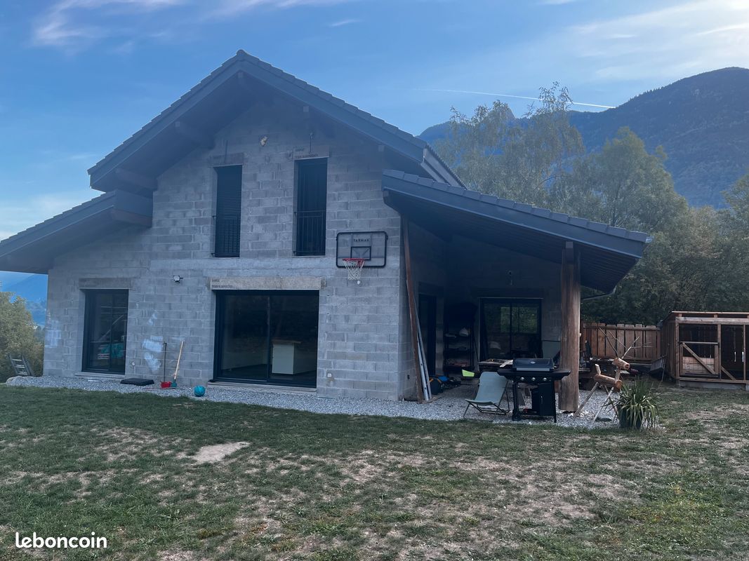 Maison 6 pièces 152 m² · à Saint-Rémy-de-Maurienne · 152 m² · 395 000 €