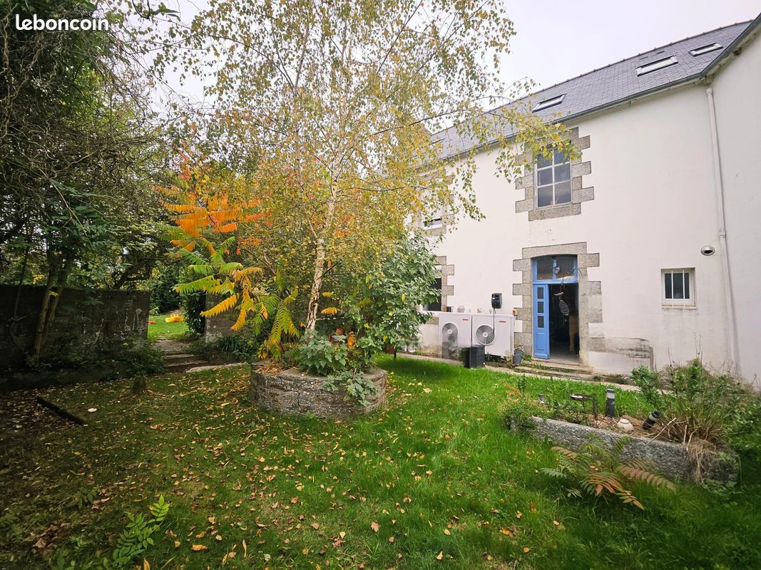 Maison 7 pièces 135 m² · à Ploëzal · 135 m² · 292 000 €