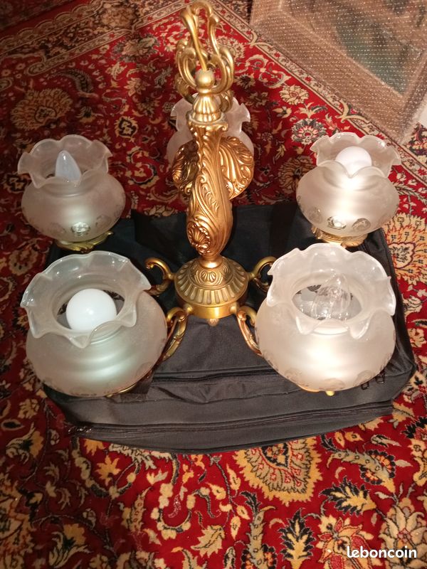 Lustre en bronze (image 1)