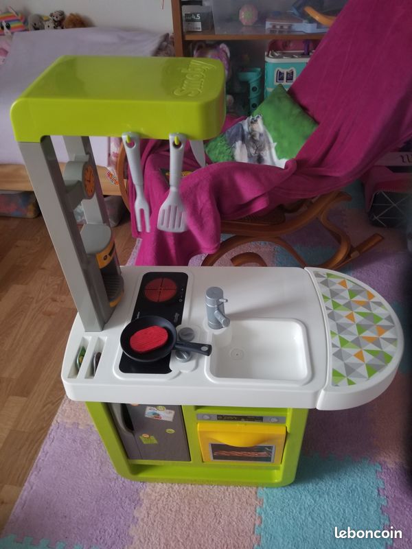Cuisinière Smoby + accessoires (image 1)