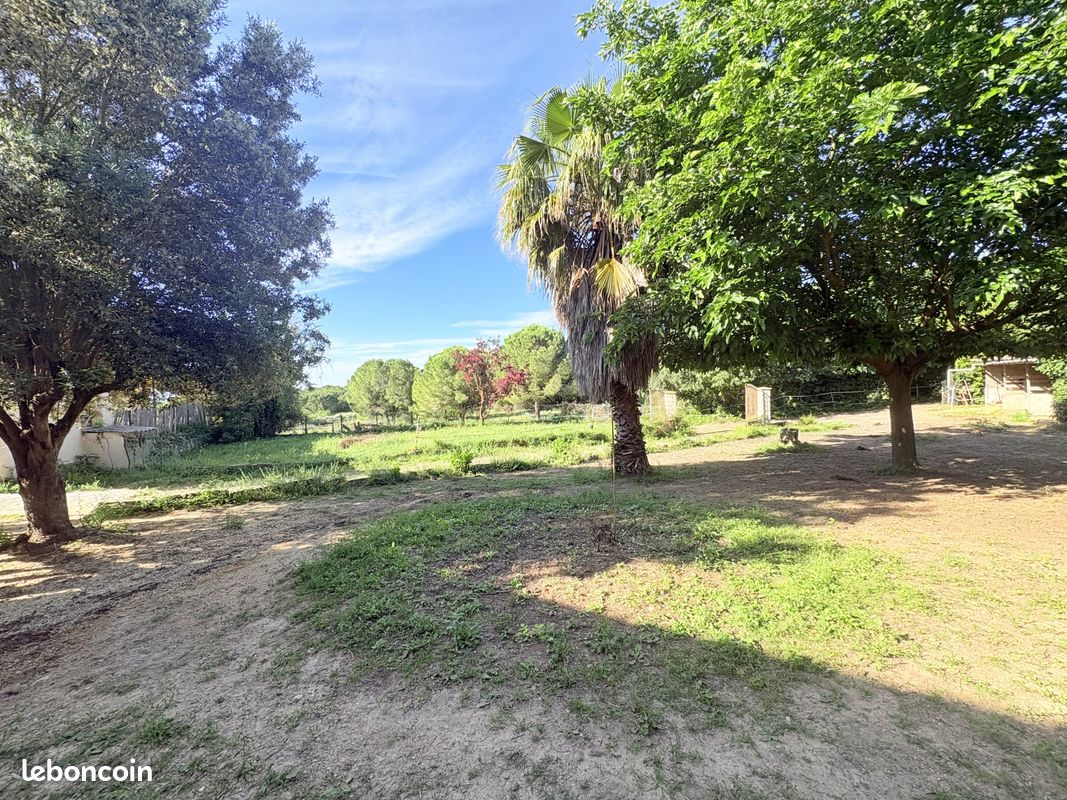 Terrain 817 m² · à Aigues-Vives · 817 m² · 232 000 €
