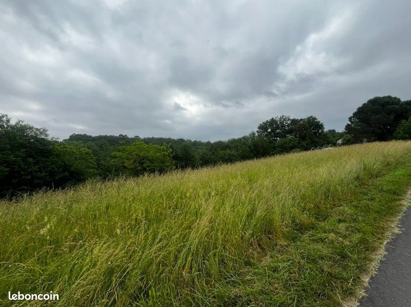 Terrain 1 555 m² Mansac · 23 500 €