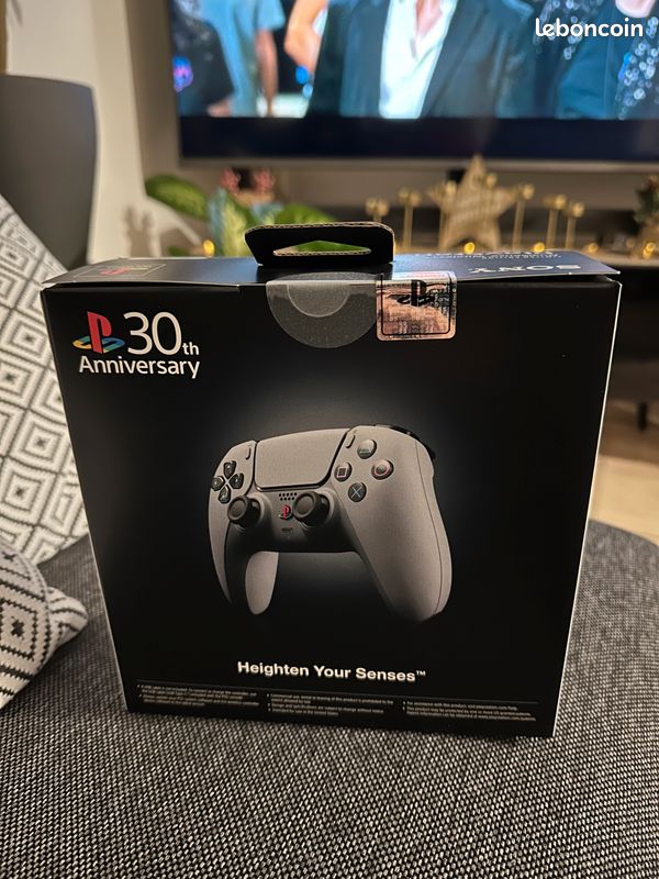 Manette PS5 - Édition limitée - 30 ans anniversaire / 30 TH - Disponible