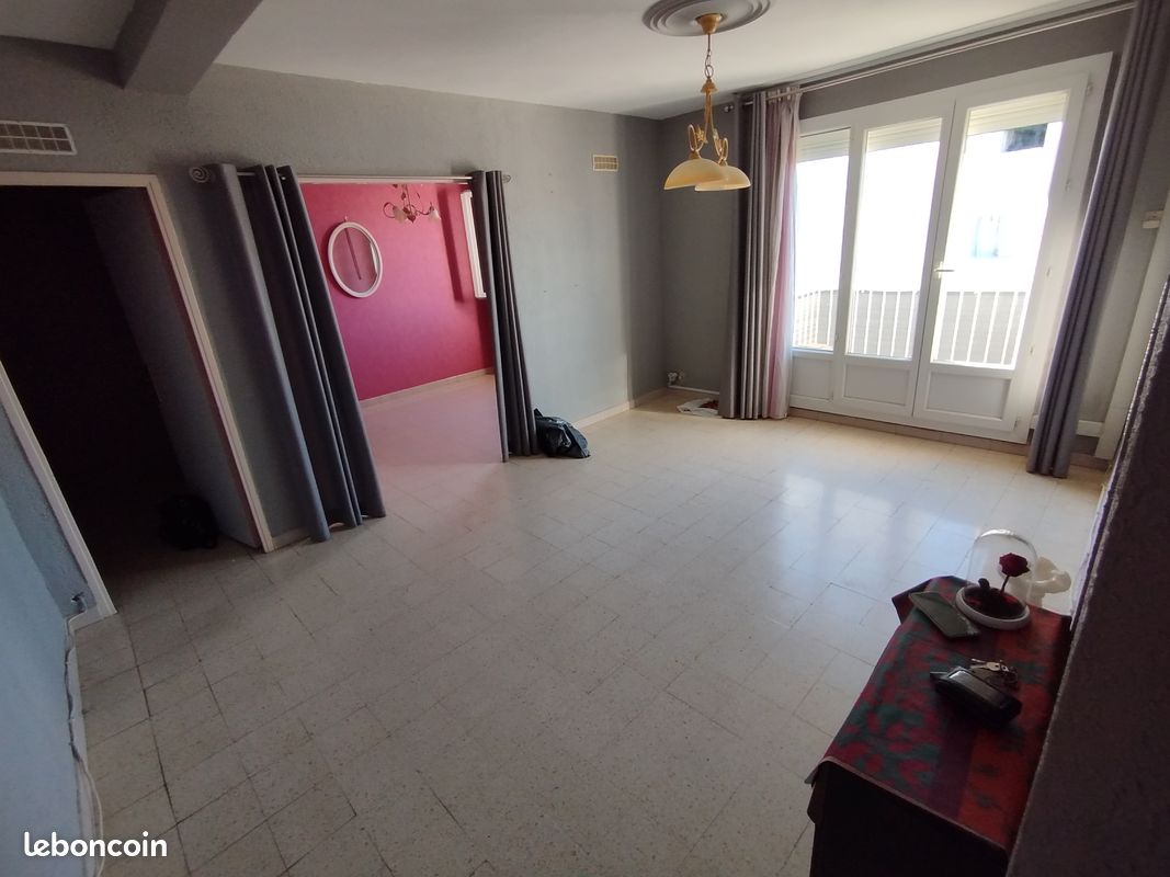 Appartement 5 pièces 65 m² · à Nîmes · 65 m² · 10 500 €