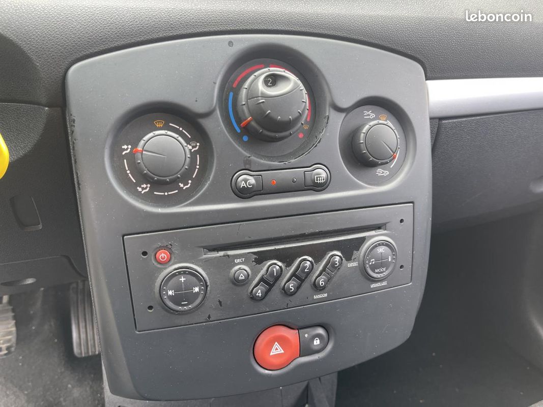 RENAULT CLIO III BERLINE 1.5 dCi 85 CV | PREMIERE MAIN - SORT DE REVISION - KIT DISTRIB FAIT (image 27)