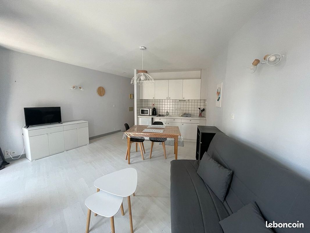 Appartement 1 pièce 28 m² · à Saint-Flour · 28 m² · 385 €/mois