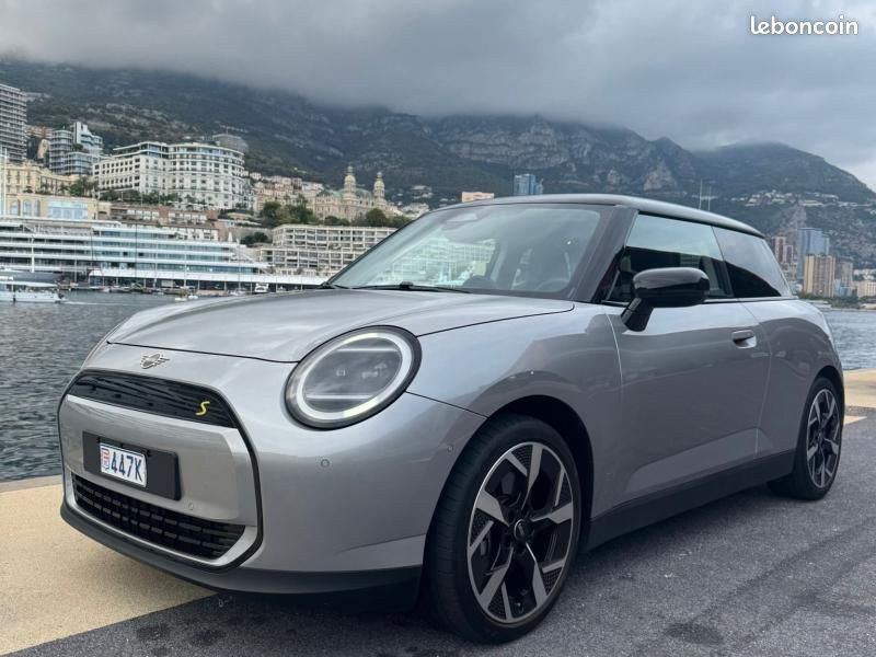 Mini Cooper 3 Portes SE 218ch Favoured (image 2)
