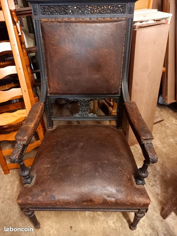 Fauteuil en cuir style Empire (image 1)