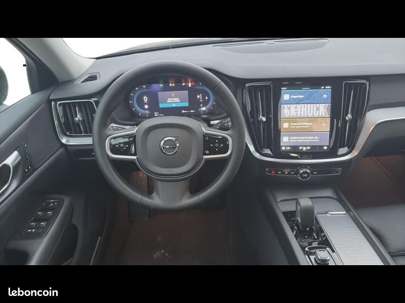 Volvo V60 B4 197ch Plus Style Dark DCT 7 (image 4)