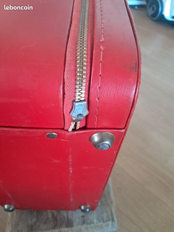 Petit sac ancien de maquillage de couleur rouge (image 4)