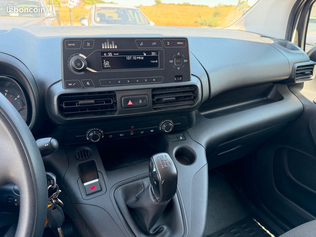 Citroen berlingo 1.6 bluehdi 100 ch club taille m 1ere main galerie (image 7)