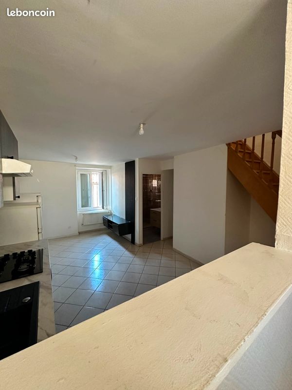 Appartement 3 pièces 50 m² · à Le Chambon-Feugerolles · 50 m² · 520 €