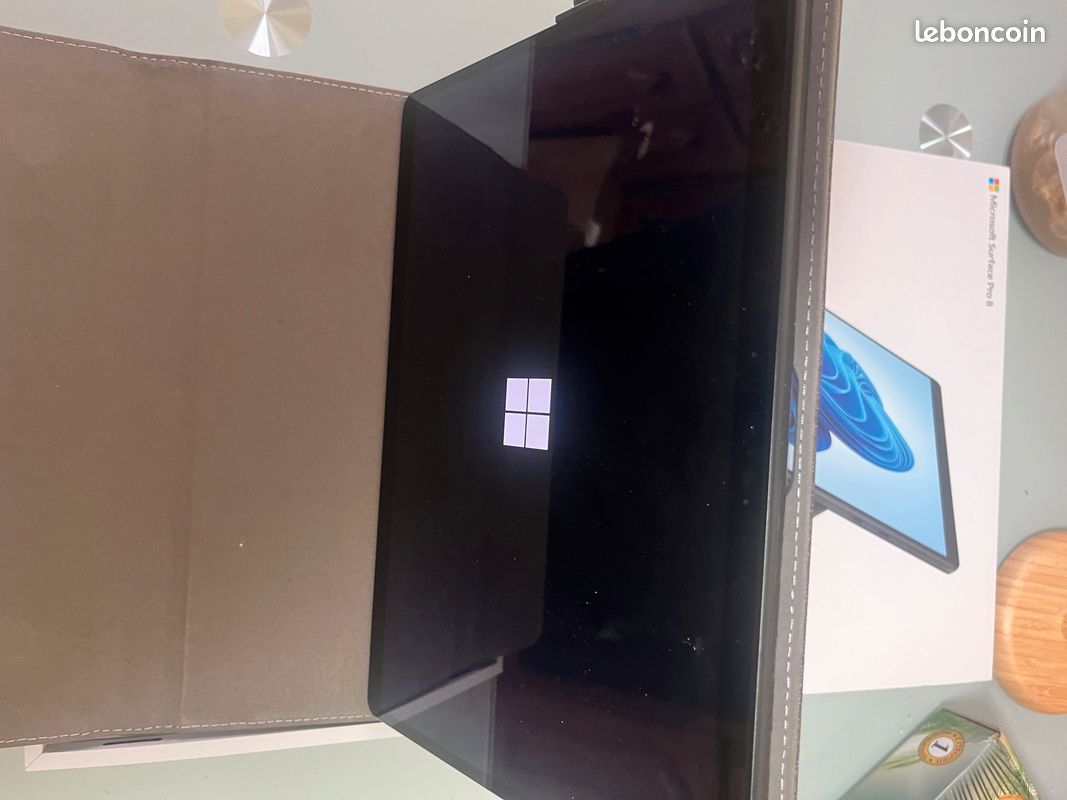 Surface pro 8 (image 3)