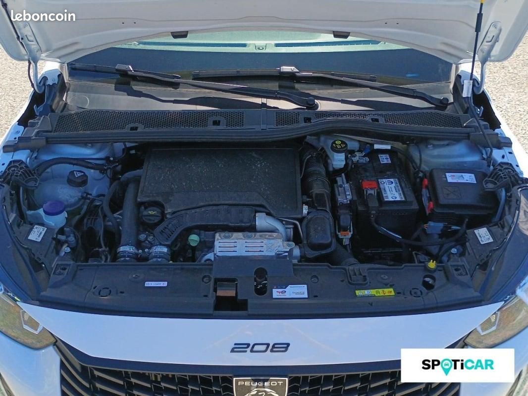 Peugeot 208 100 S&S BVM6 Style (image 12)