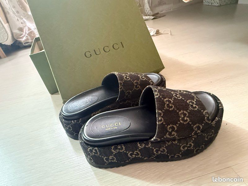 Mules à plateforme Gucci Angelina confectionnées en denim jacquard noir et beige (image 4)