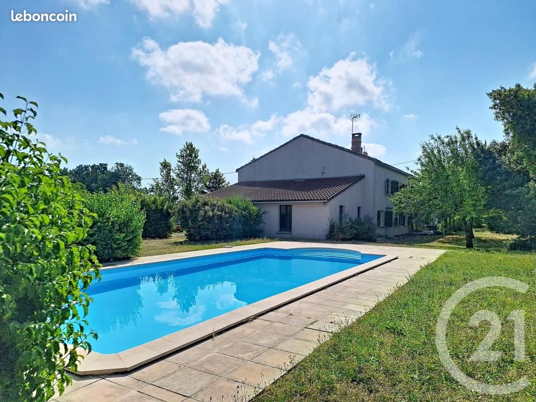 Maison 11 pièces 253 m² · à Lavaur · 253 m² · 249 000 €
