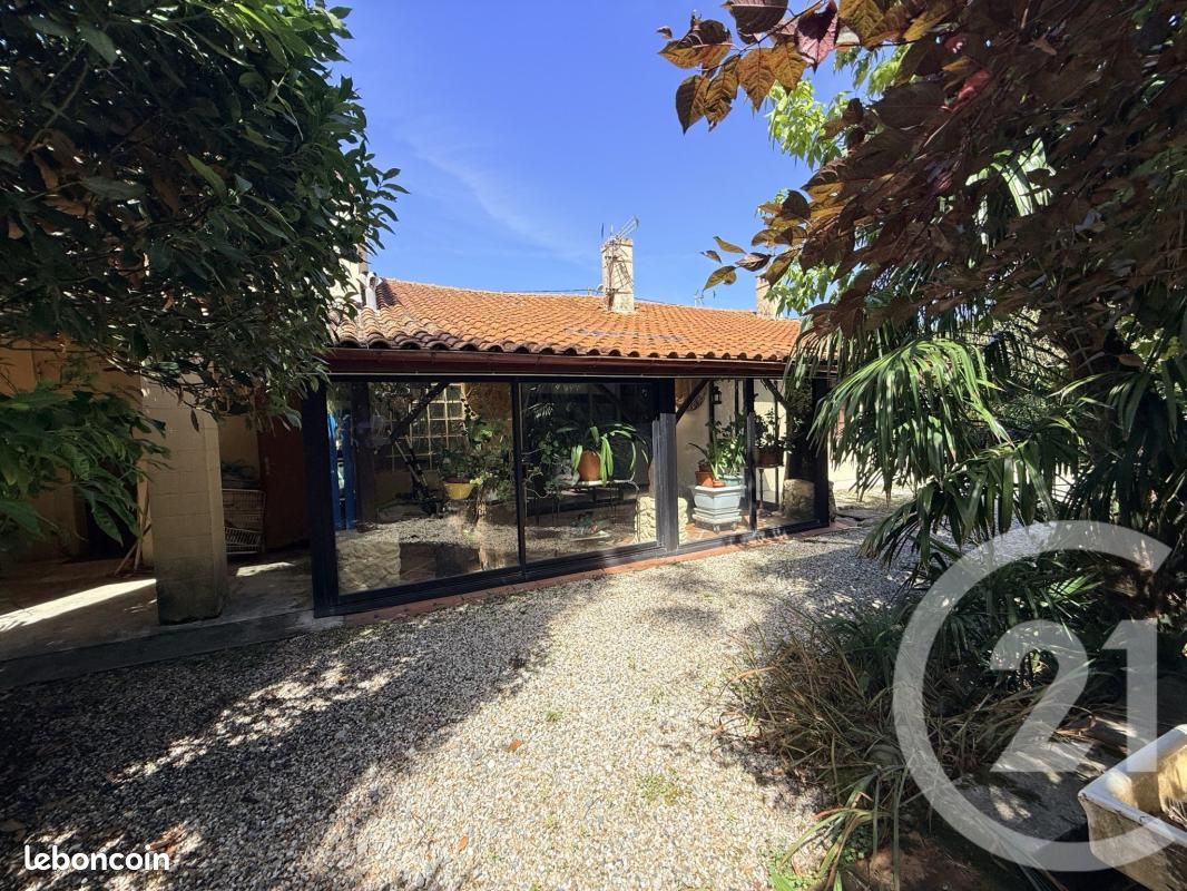 Maison 6 pièces 213 m² · à Queyrac · 213 m² · 181 000 €