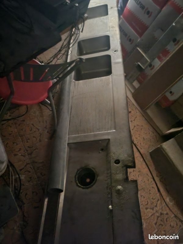 Grand Évier inox 3 bacs professionnel (image 1)