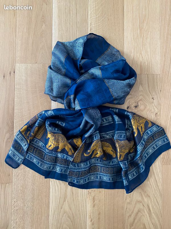 Jolie foulard motifs éléphants en soie (image 2)
