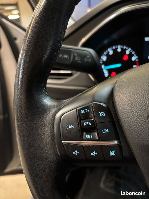 FORD Focus 1.0 125ch Titanium - 2018 - parfait état (image 14)