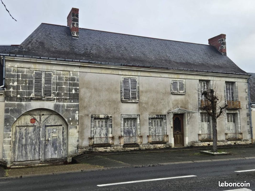 Maison 8 pièces 188 m² · à Dissay-sous-Courcillon · 188 m² · 116 600 €