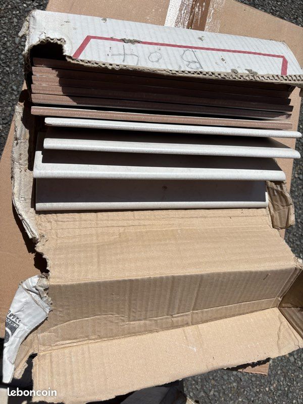 Plinthes émaillés carrelage blanc (image 1)