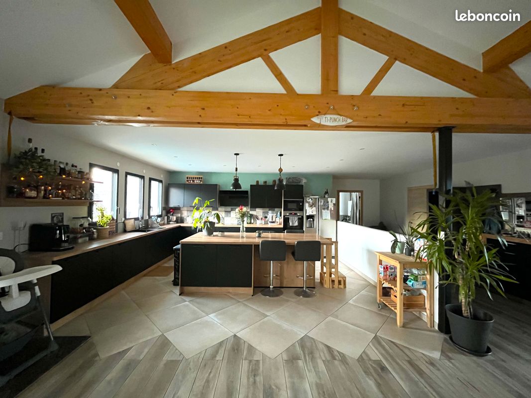 Maison 7 pièces 200 m² · à Val-Revermont · 200 m² · 450 000 €