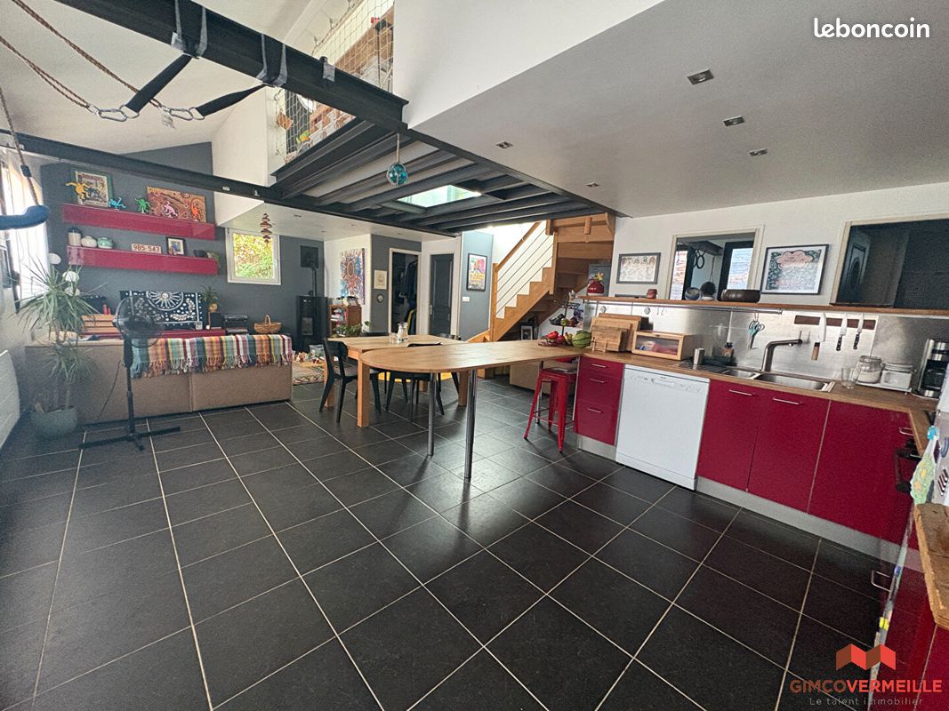 Appartement 5 pièces 103 m² · à Jouy-en-Josas · 103 m² · 2 300 €