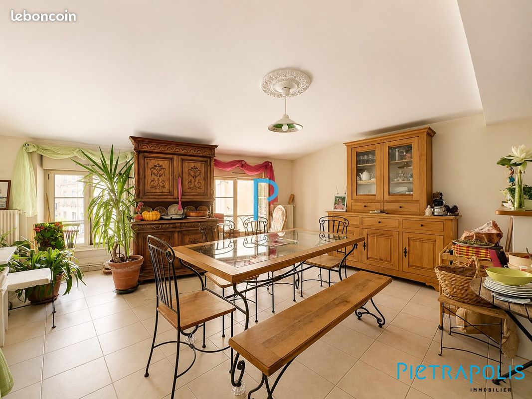 Immeuble 277 m² · à Tarare · 277 m² · 550 000 €